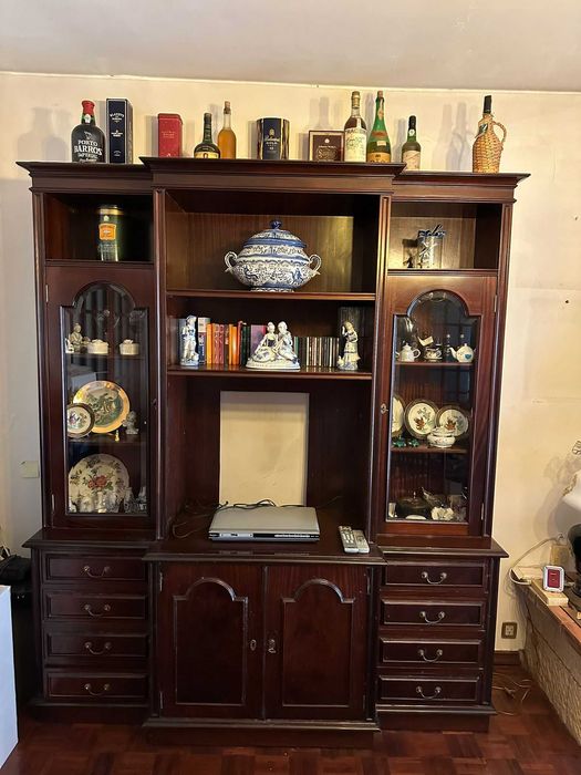 Estante / Móvel TV em Mogno