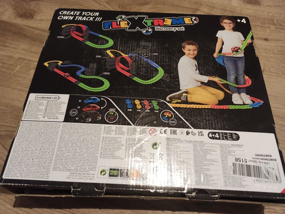 Tor samochodowy Flextreme Smoby wraz z zestawem super pętli