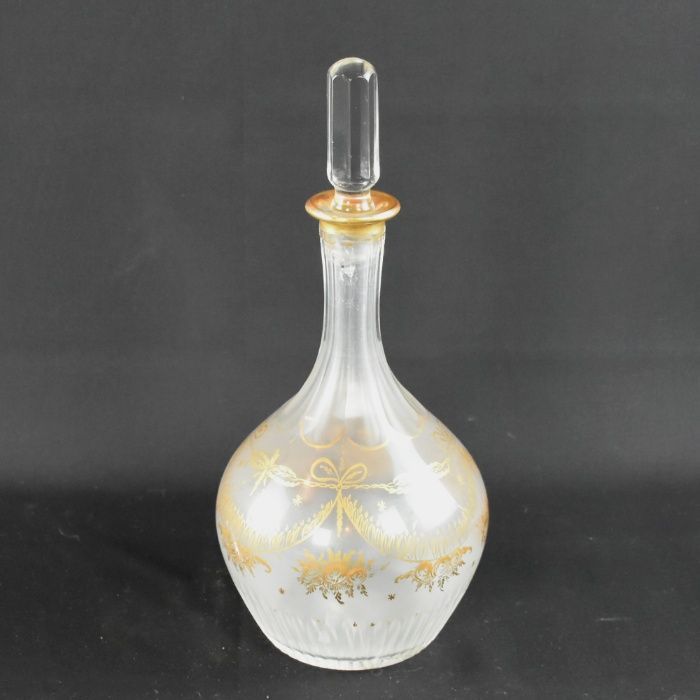 Garrafa em vidro / cristal com dourados