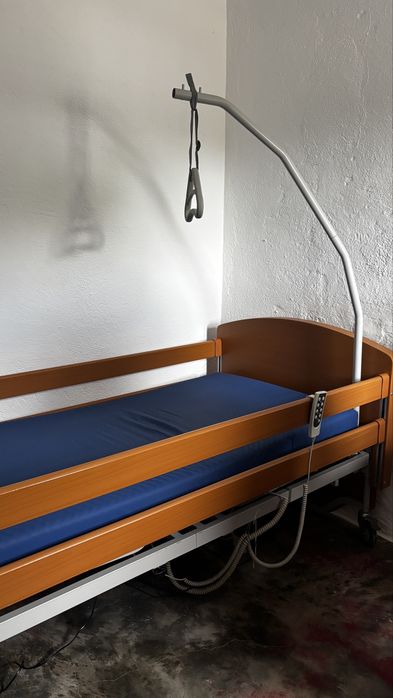 Cama Elétrica Articulada de Decúbito ALFA-5F + Colchão Hospitalar Anti-escara