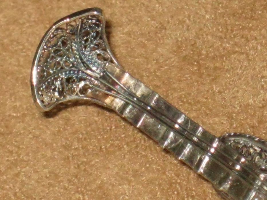 Alfinete Filigrana em Prata de Lei Maciça 835`/..