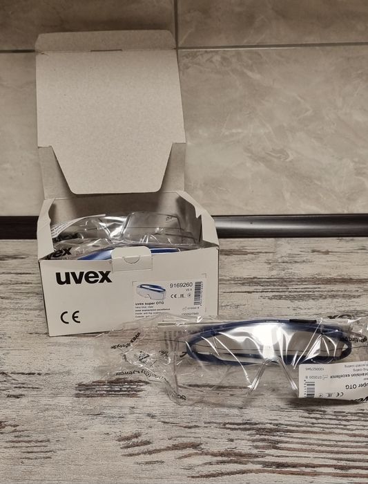 Защитные очки Uvex
