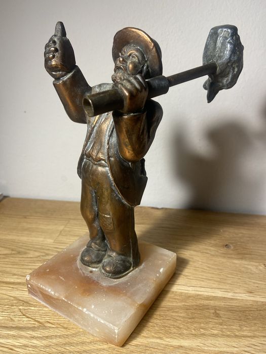 Kolekcjonerska Figurka z Brazu Włóczega Korkociag