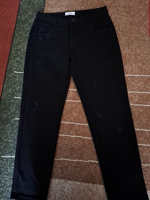 Czarne jeansy damskie