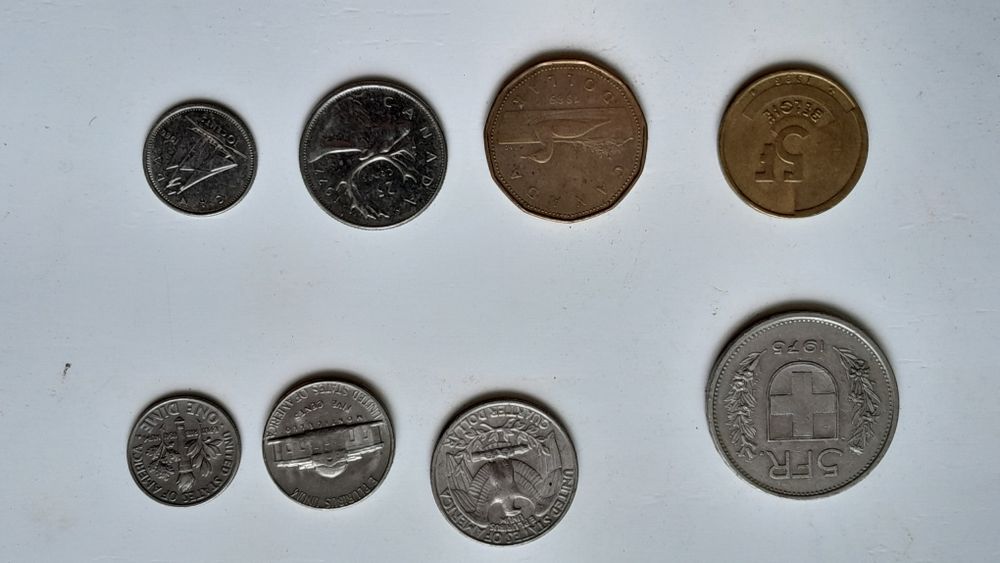 moedas de  pesetas, francos
