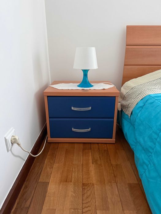 Mobília de quarto juvenil – Cama + Colchão + Roupeiro + Cómoda