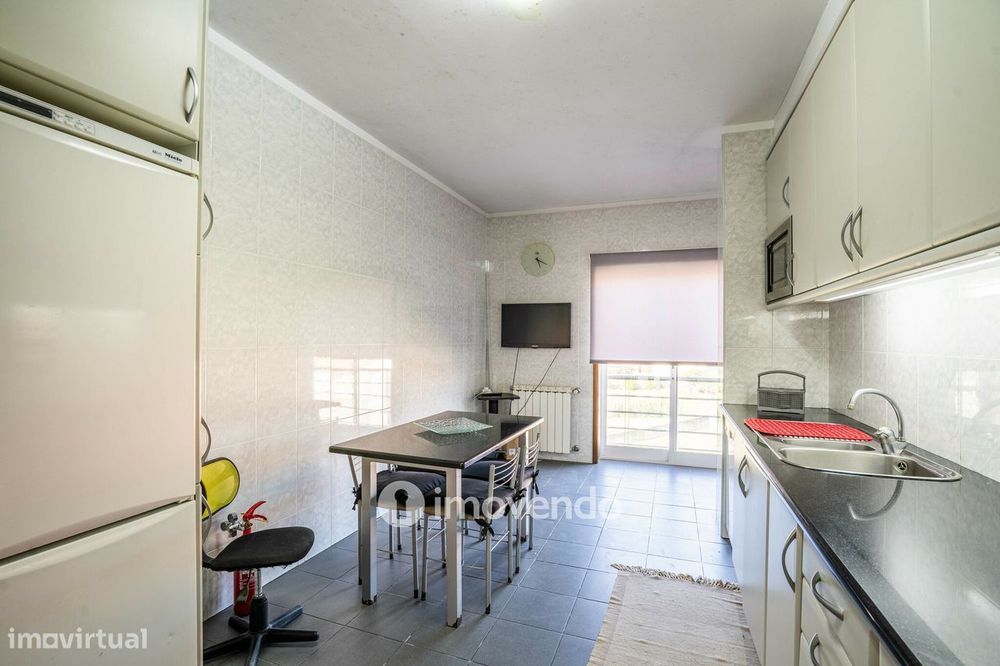 Apartamento T3 com garagem, próximo do mar, em Aguçadoura