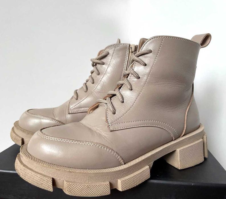 Черевики шкіряні на хутрі на платформі бежеві р. 37