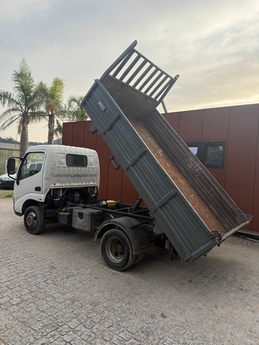 Toyota dyna tribasculante