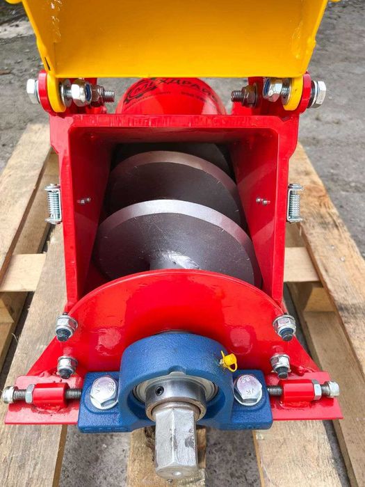 Подрібнювач гілок. Измельчитель веток на трактор