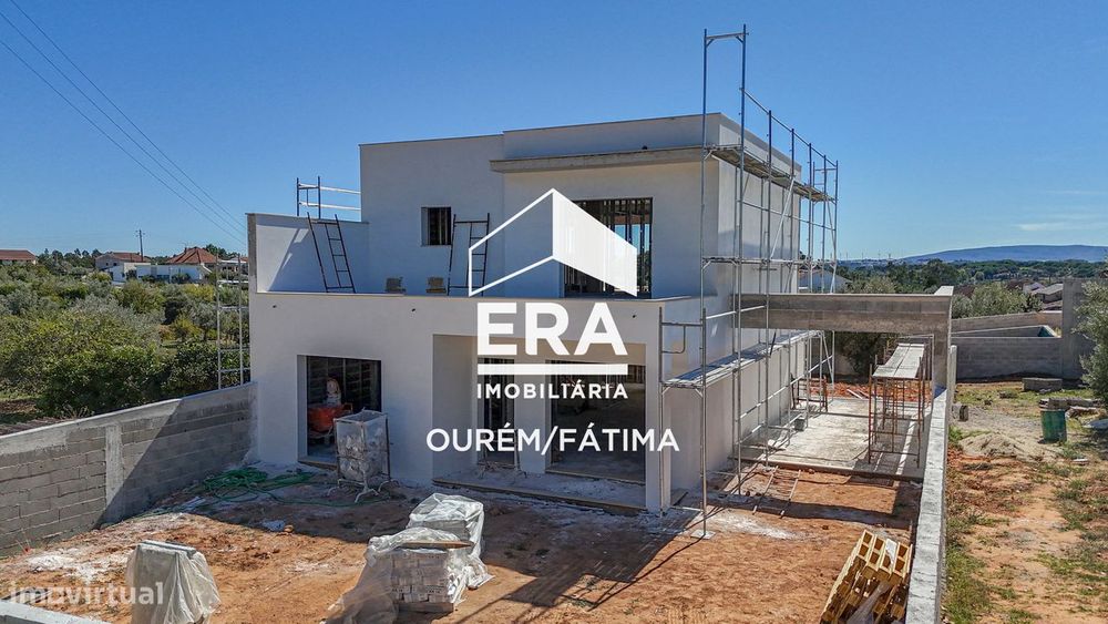 Moradia T4 em fase de construção