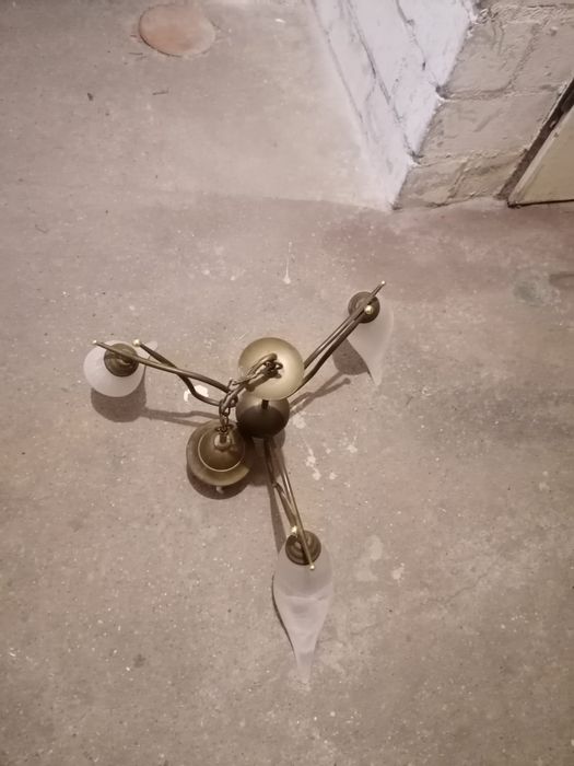 Żyrandol trójramienny