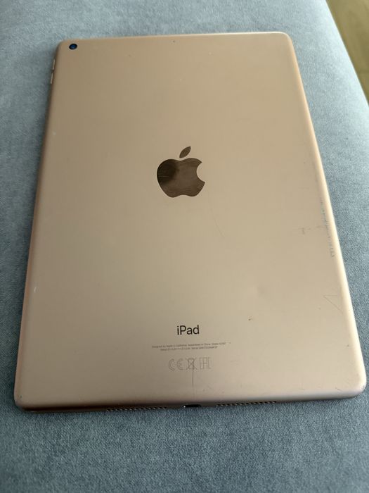 Tablet Apple Ipad 7 z pamiecia 32gb