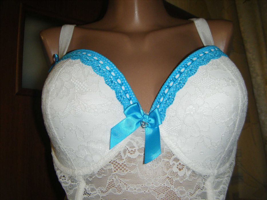 Шикарный кружевной бюстье, размер L / XL, чашка C / D