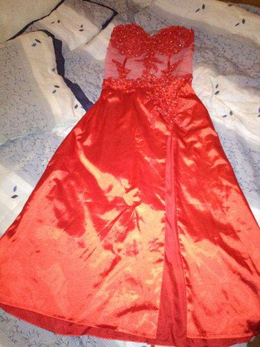 Vestido Gala super lindo,portes incluidos mediante o pagamento