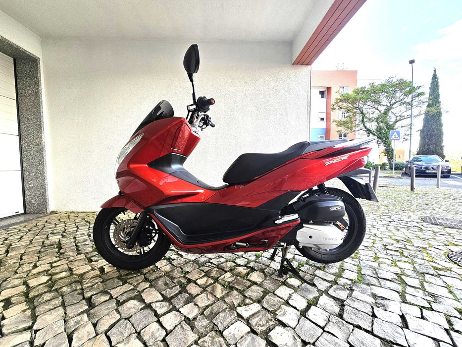 Honda PCX 125 com 16.100 kms Top Case e Garantia