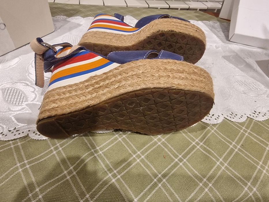 Sprzedam sandały nr 36