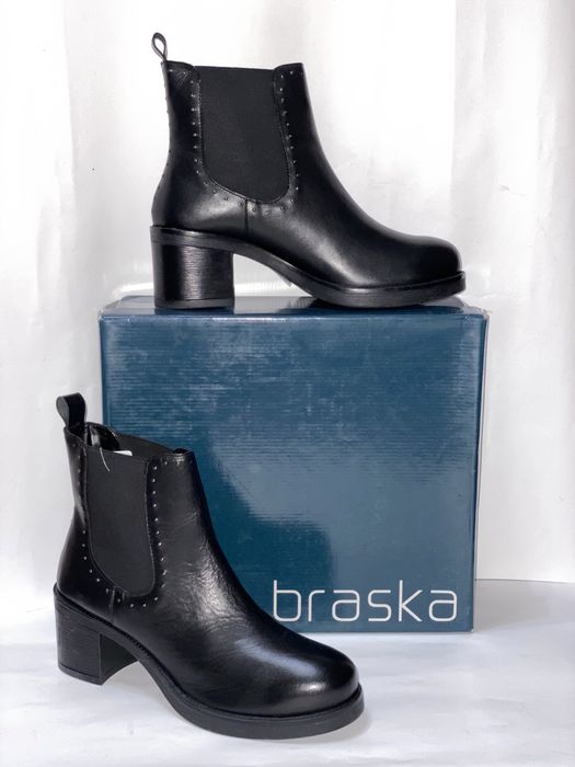 Шкіряні черевики - челсі на стійких підборах Braska