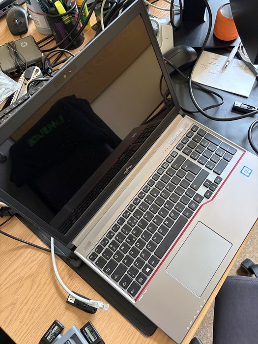 Fujitsu E756 laptop
