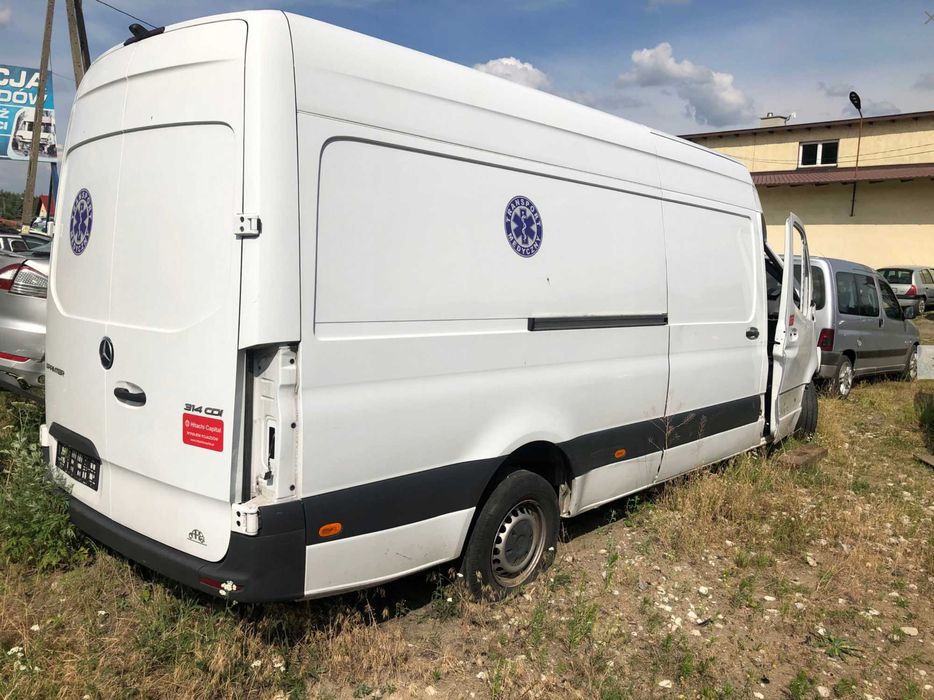 Sprinter 907 Бампер решетка комплект Разборка бу запчасти Спринтер