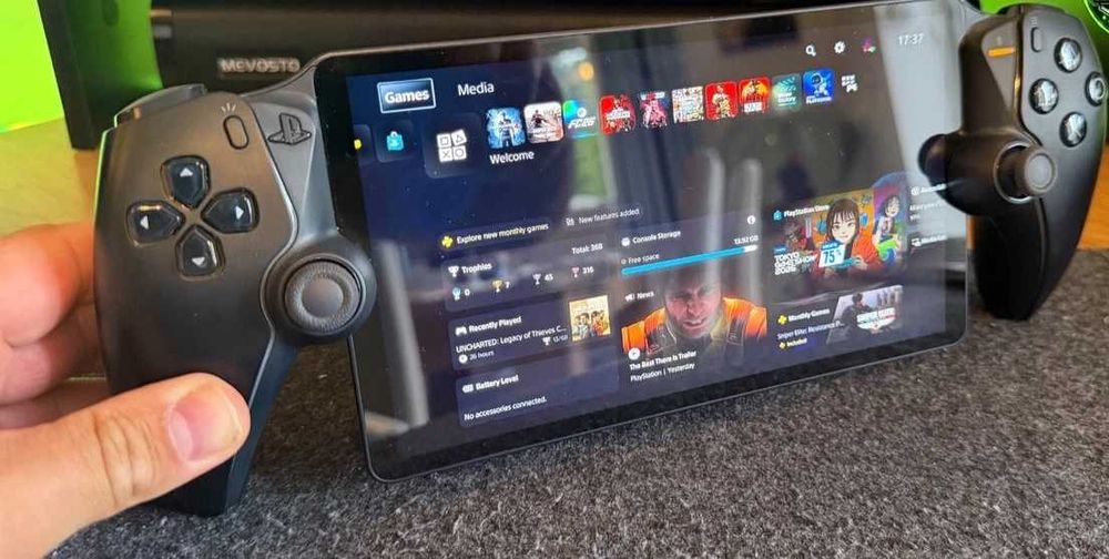 PlayStation midnight black pouco usada mais extras(película,capa,e mala boa qualidade)