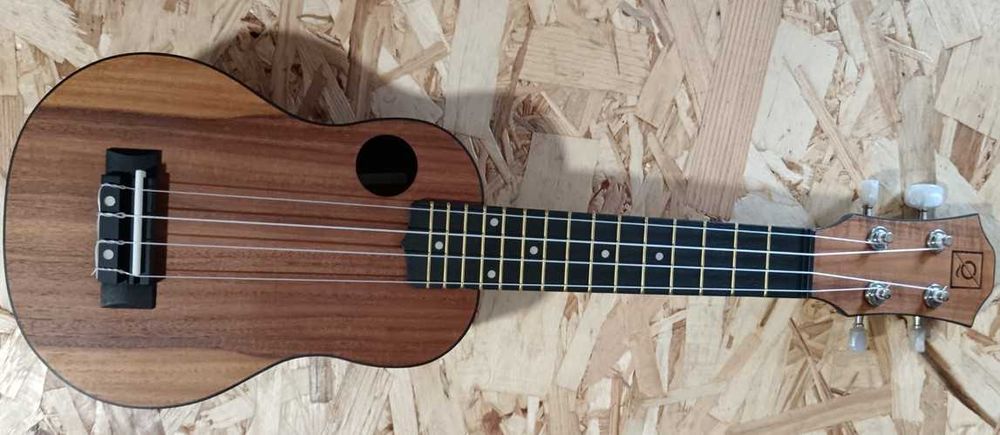 Ukulele Soprano453535816347166720