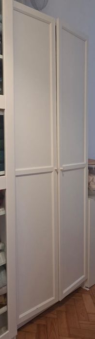 Vendo Móvel/ Estante /Armário IKEA  branco com duas portas