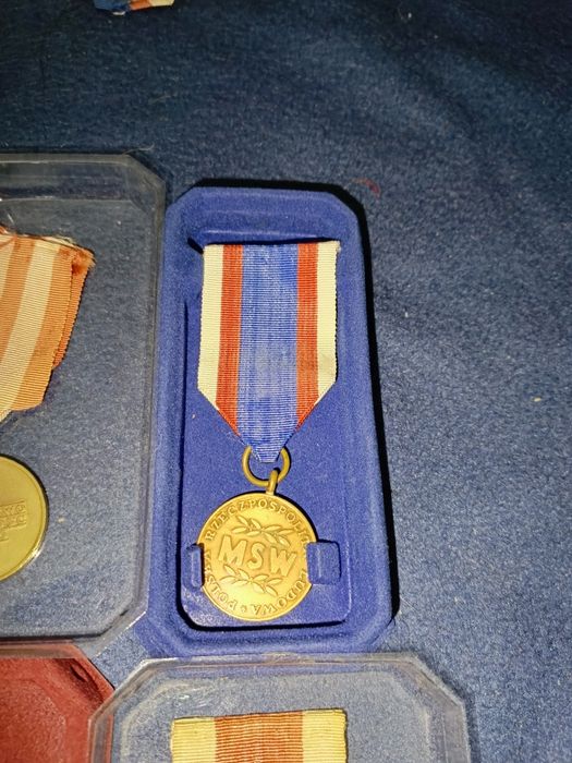 Medale i odznaczenia