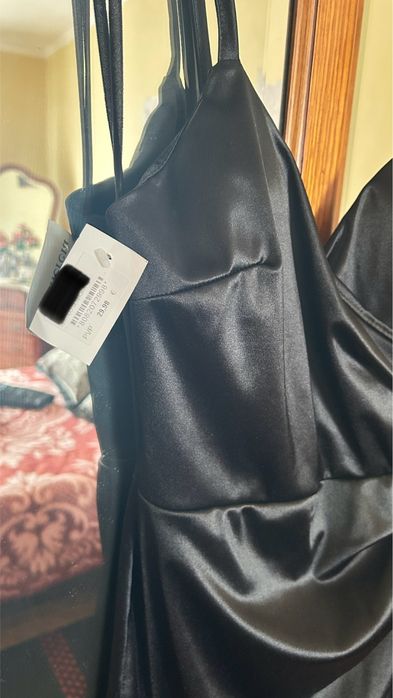 Vestido preto novo