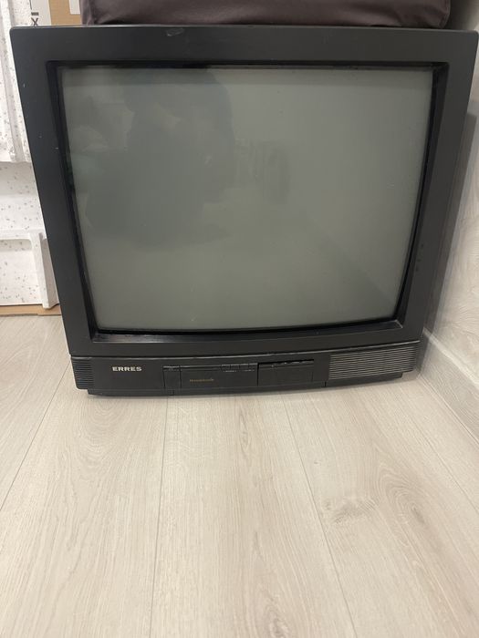 Телевізор ERRES великий екран під ремонт