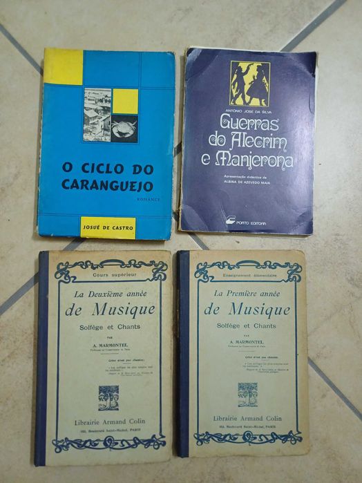 Varios livros para desocupar