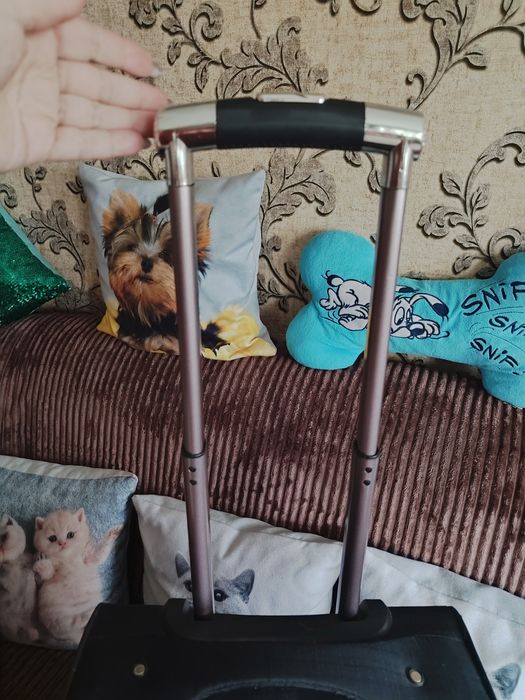 Валіза, чемодан на колесах