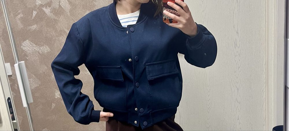 Бомбер Zara ,гарний стан