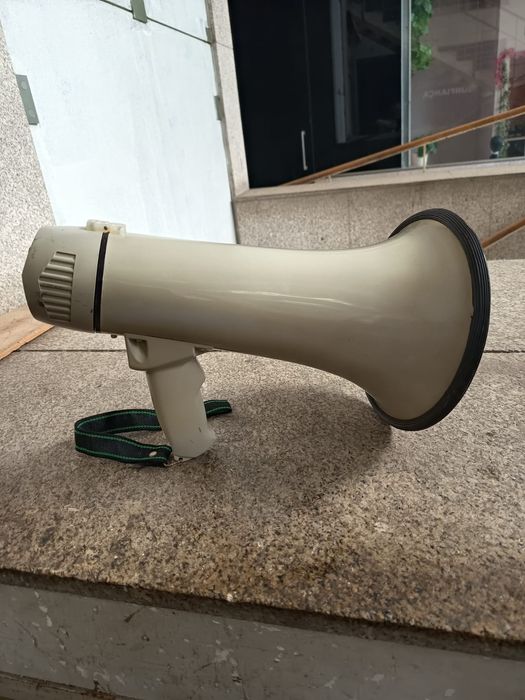 Megafone a pilhas