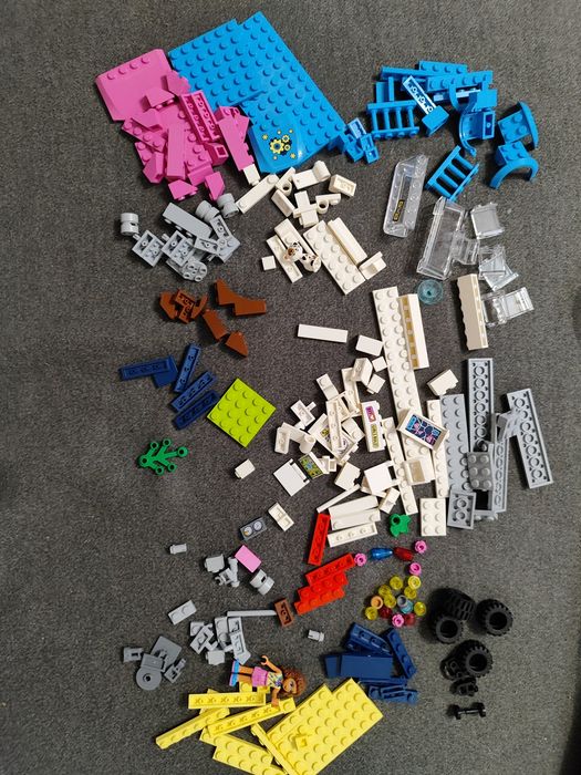 Klocki LEGO Friends 41333 Furgonetka Olivii