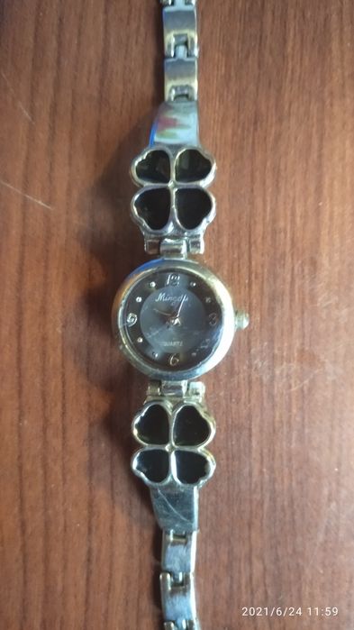 Женские  наручные часы