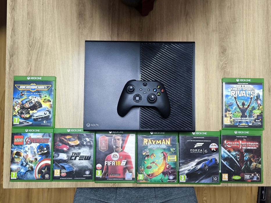Xbox one Plus Kinect w tym 8 gier i pad