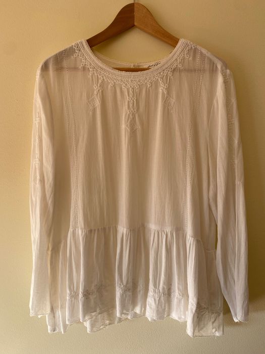 Blusa branca com bordados H&M