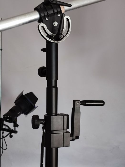 Duży statyw studyjny Manfrotto