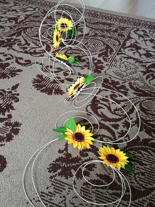 Dekoracja na samochód do ślubu słoneczniki