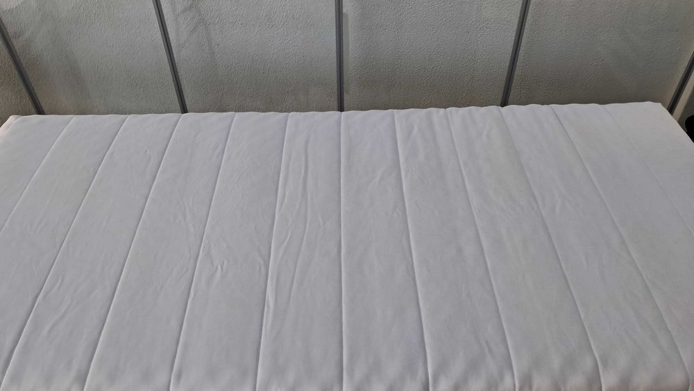 Colchão de solteiro IKEA praticamente novo!
