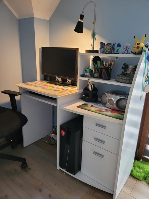 Biurko białe komputerowe