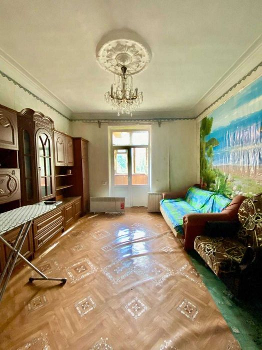 Черчиля 17, роздільна 2к.квартира, метро Дарниця 7 хвилин пішки, є ГАЗ