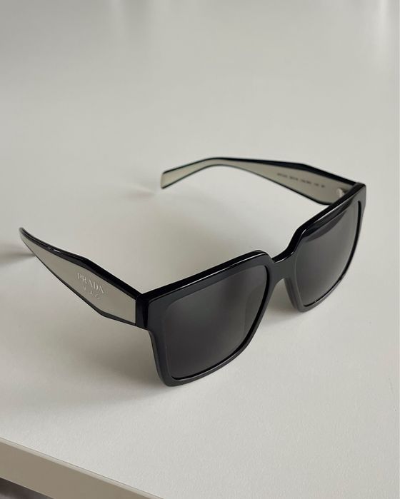 Сонцезахистні окуляри Prada, оригінал