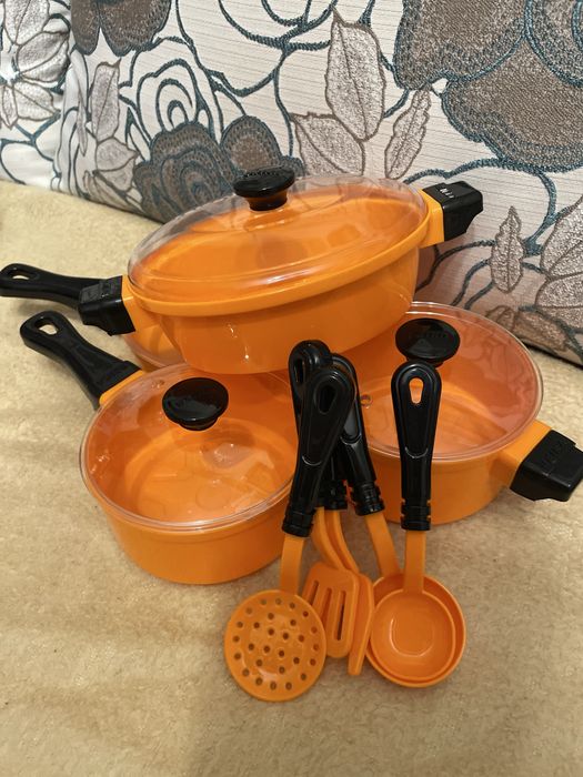 Кухні з набаром посуду іграшковий набір