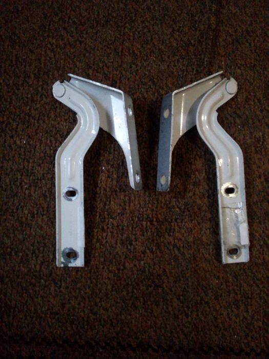 Петлі до кришки капота автомобіля Volkswagen passat b7