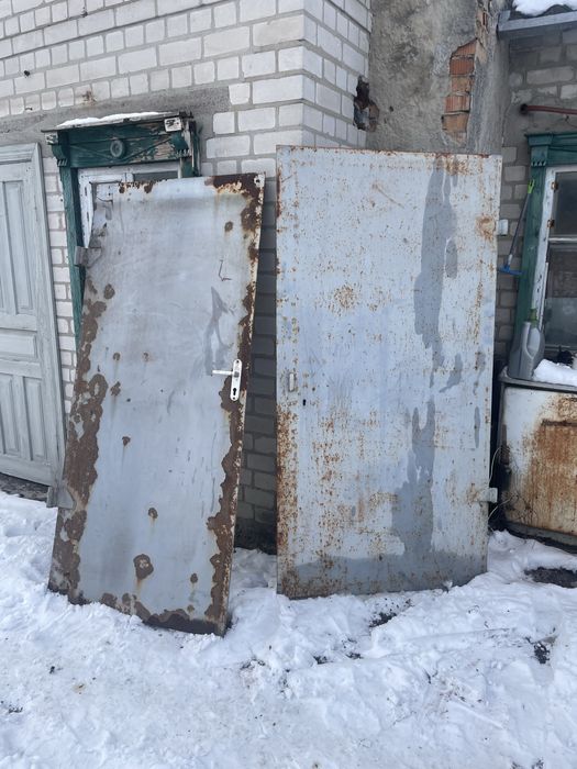 Продам воротину (входную дверь)  для гаража.