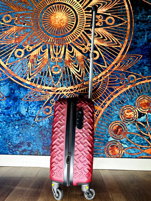 Nowa walizka 40x30x20 bagaż podręczny bezpłatny