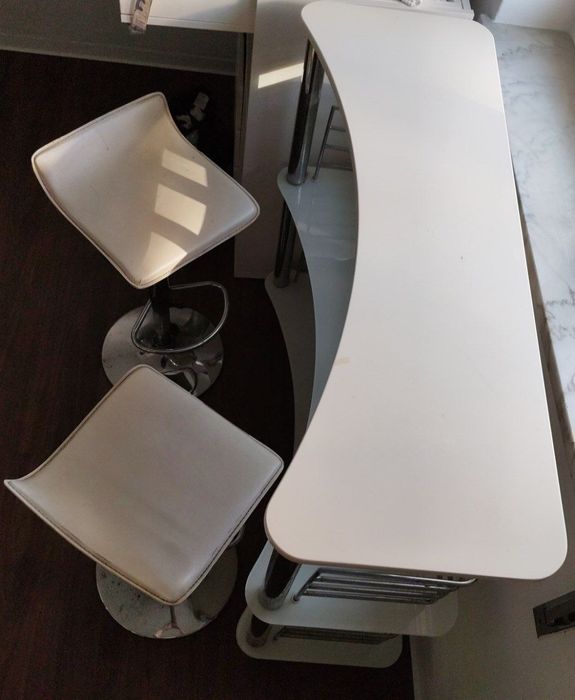 Bar de Sala com 2 Cadeiras