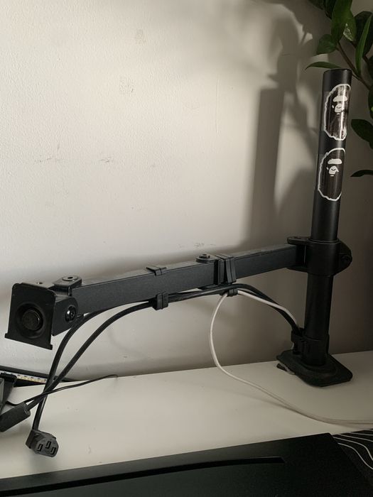 Monitor Lenovo Legion 240hz